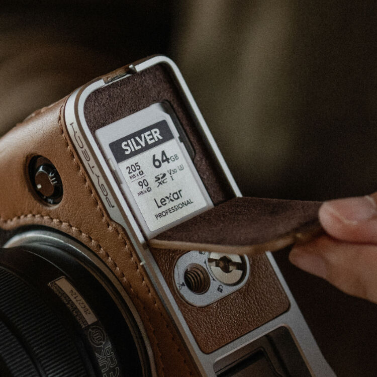 Чехол PGYTECH Leather Camera Case для Fujifilm X-T5, цвет: Midnight Black