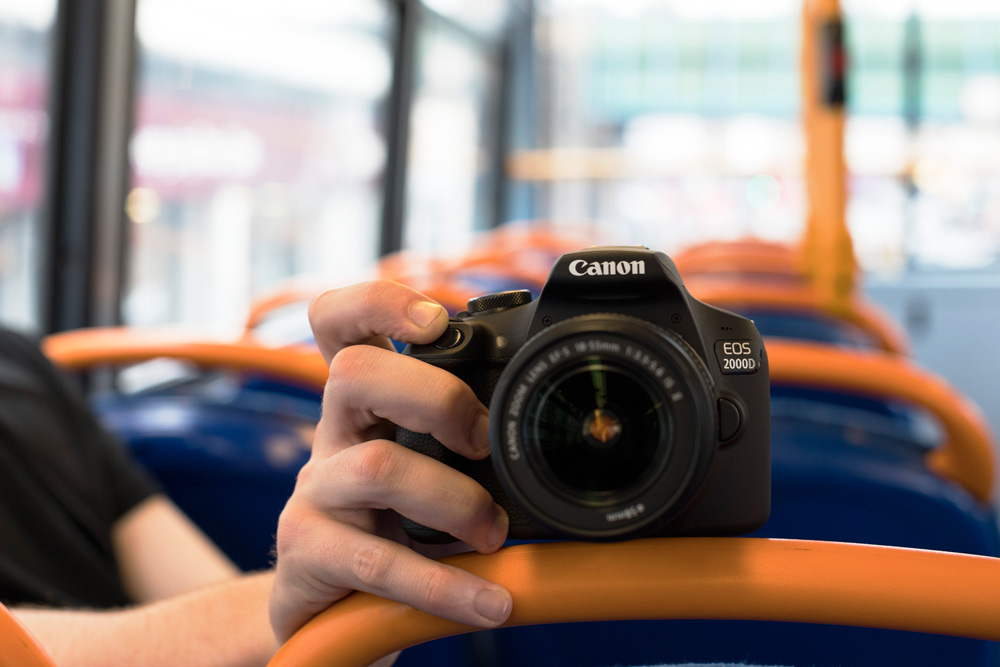 Зеркальный фотоаппарат Canon EOS 2000D Kit EF-S 18-55mm IS II